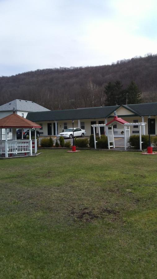Clarysville Motel Frostburg Екстериор снимка