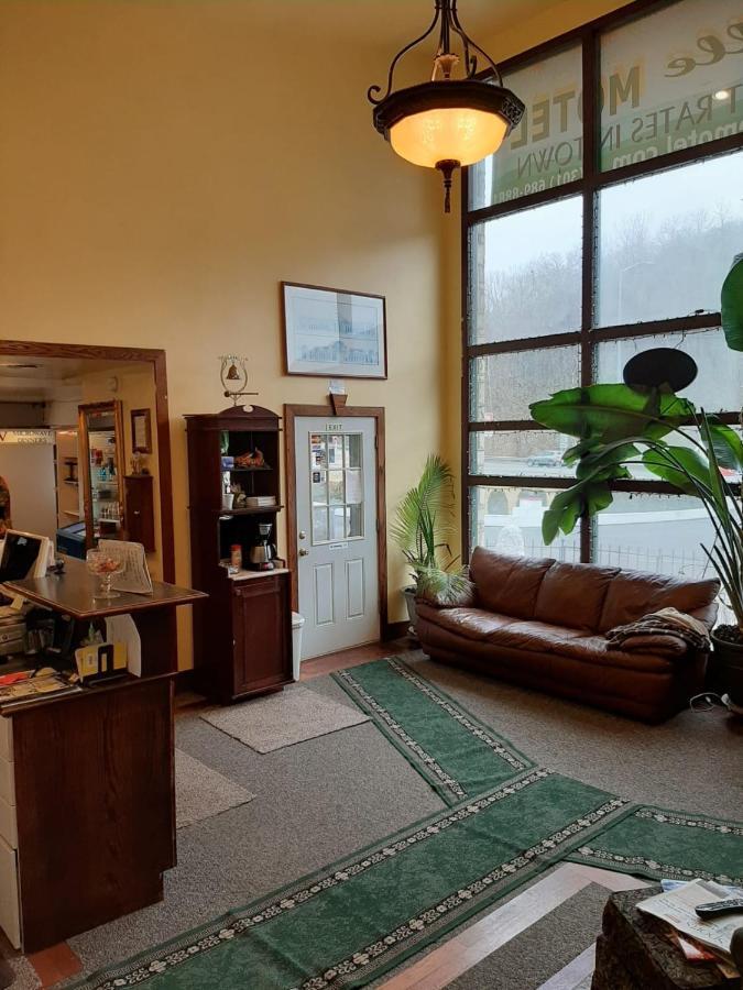 Clarysville Motel Frostburg Екстериор снимка